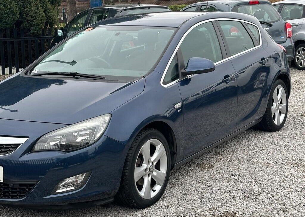 Vauxhall Astra 2010 Model Blue Color